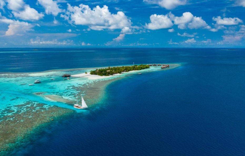 MIRIHI ISLAND RESORT